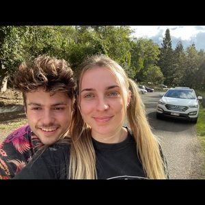 Meet your Posher, Cara